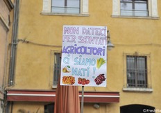 Un altro cartello a sostegno del comparto agricolo