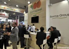 Lo stand del Sorma Group. Sormapeel è la nuova linea di packaging che può essere applicata all'intera gamma di macchinari Sorma per il confezionamento di ortofrutta.