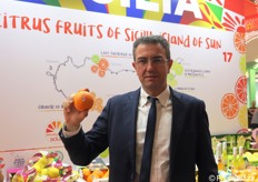 Arancia Rossa di Sicilia. Nella foto Rino Nicolosi (segretario)