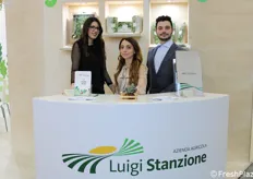 Marina Sirico (amministrazione), Cristina Stanzione (sales manager), Gaetano Stanzione (resp. qualità e packaging) dell'Azienda agricola Luigi Stanzione