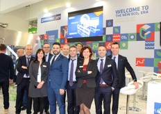 Foto di gruppo per lo stand Naddeo-CFT.