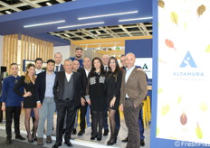 Folto il team della Op Altamura quest'anno a Berlino in uno stand di 100 metri quadrati