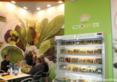 Impegnati con dei clienti i responsabili dell'azienda La Veneta