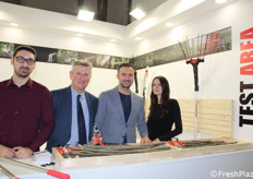 Il team della Castellari di Imola nella "test area" del proprio stand