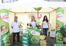 Riccardo Spinelli (tecnico), Lucia Bianco (team assistant) e Deborah Foletto (financial analyst) di Zespri