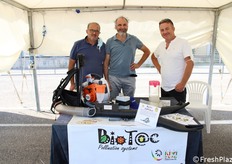 Remo Carturan (resp. commerciale Lazio), Gianni Tacconi (resp. ricerca e sviluppo) di BioT@c e Andrea Righi (visitatore)