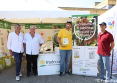 Antonio Nacca (agronomo, capo area Campania, Calabria e Lazio), Pietro Cimatti (agronomo e promotore Tradecorp) e Andrea Mugnini e Giuseppe Vecchione (agenti) di Tradecorp presentano Florastart