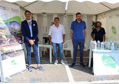 Gianfranco Fiore (socio), Marcello Pippa (agronomo), Daniele Biondi (socio) e Giuseppe Migliorelli (visitatore) di Ecoforum