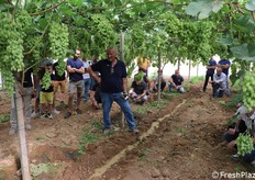 La massima attenzione da parte dei partecipanti, durante le spiegazioni in campo
