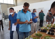 Gli intervenuti sono stati chiamati a esprimersi sulle uve esposte, con un'apposita scheda di valutazione