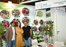 Edwige Remy di PSB insieme ad Alessandro Palmieri e Gaetano Lopez della OP Palmieri Campo Amico.