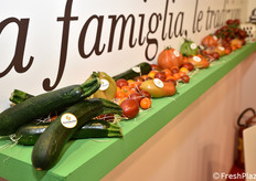 Esposizione dell'offerta orticola presso lo stand Donnalucata.