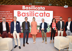 Foto di gruppo presso lo stand della Regione Basilicata.