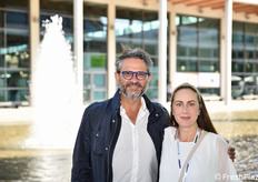 L'agronomo Vito Vitelli insieme alla direttrice di FreshPlaza Italia, Rossella Gigli.