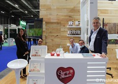 Il team di Cherry Passion con alcuni clienti internazionali