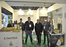 Foto di gruppo presso i portoghesi di Timoteo e Primofrutta