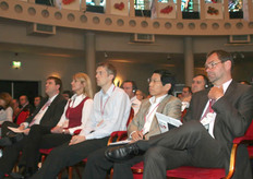 Ian Puddephat (Syngenta), Britt Burton-Freeman (Ente Nazionale per la Sicurezza Alimentare e Istituto di Tecnologia dell'Illinois), Charles Baxter (Syngenta), Taizo Sano (Kagome) e Mart van Grinsven (Syngenta).