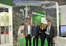Foto di gruppo presso la Vivai F.lli Zanzi con Roberto Cavaler, Giovanni, Francesca e Riccardo Zanzi