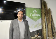 David Santiago de Sousa allo stand Carmo Wood (pali in legno)