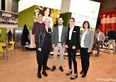 Foto di gruppo dello staff VOG: Martin Andergassen, Sabine Oberhollenzer, Hannes Barbieri, Katrine Pirchstaller, Katharina Loesch.
