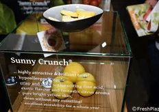 Cultivar Sunny Crunch nello stand Bay OZ.