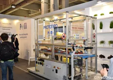 Macchine per l'imballaggio presso lo stand della EPF Elettrotecnica.