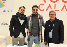 Salvatore Sposato (responsabile estero), Antonio Malagrinò (sales manager) e Vincenzo Malagrinò (direttore commerciale) della Fruttone Bio.