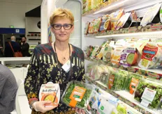 Valérie Hoff, direttore marketing de La Linea Verde, mostra le novità a marchio DimmidiSì.