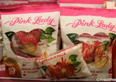Novità anche gli spicchi di mela Pink Lady, in bustina singola o in confezione da 3 bustine, pronte al consumo.