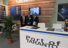 Al centro Sergio Prete, presidente dell'Autorità Portuale di Taranto.