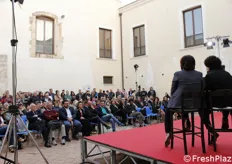 Grande partecipazione di pubblico presso la corte del Palazzo Baronale di Scanzano Jonico.