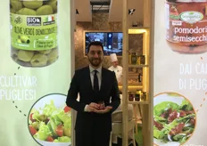 Nicola Muschio, responsabile commerciale Italia del marchio Bio Organica Italia. Il re della kermesse milanese, riferisce il team aziendale, è stato il pomodoro semisecco in quanto prodotto d’eccellenza!