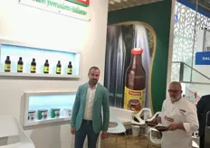 Gaetano Torrente, titolare e responsabile commerciale dell'omonima azienda campana, trasforma pomodoro italiano di qualità in sughi, pelati e passate di alta qualità