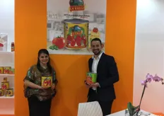 Rosanna e Giuseppe Sellitto, titolari dell'azienda di trasformazione di pomodori La Valle
