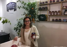 Teresa Marrazzo. alla guida dell'omonimo marchio trasforma Pomodoro San Marzano DOP e sottoli di nicchia in vetro