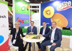 RK Growers e il Consorzio Dorì Europe hanno stretto un'alleanza per commercializzare il kiwi a marchio Dorì. Da sinistra Daniela Ballatore, Paolo Carissimo, Kevin Auyeung