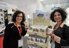 Pina Santucci e Anna Paola Celentano dell'azienda Caputo che si occupa principalmente di frutta secca. 