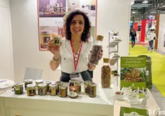 Laura Lupo titolare del marchio A Ricchigia, l'azienda produce pistacchi da più di cinquant'anni. Tra i prodotti di punta la linea biologica di creme e pistacchi di Bronte.