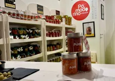 A TuttoFood l’azienda Spina ha presentato la salsa gourmet Pimà a base di lemon snack affumicato e peperoncino Zefirino.
