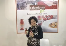 Nancy Santo, titolare della siciliana Soc. agricola Salemi Pina specializzata nella produzione, trasformazione e commercializzazione di prodotti agroalimentari e olivicoli biologici, costituiti in gran parte da pomodori ciliegini e orticole di stagione.