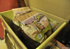All'interno le patate in sacchetti di carta riciclabili