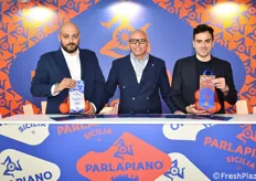 Presso lo stand Parlapiano Sicilia, Vincenzo, Biagio e Paolo Parlapiano, orgogliosi delle loro arance