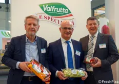 Valfrutta propone una serie di specialità orticole provenienti da varie zone d'Italia. In foto: Stefano Soli, Davide Drei e Marco Verzelli.